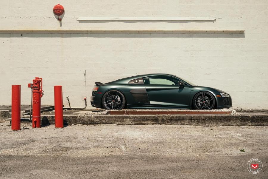  Audi R8 V10 on Vossen Wheels (HC-2) 2017 года  (фото 18 из 21)